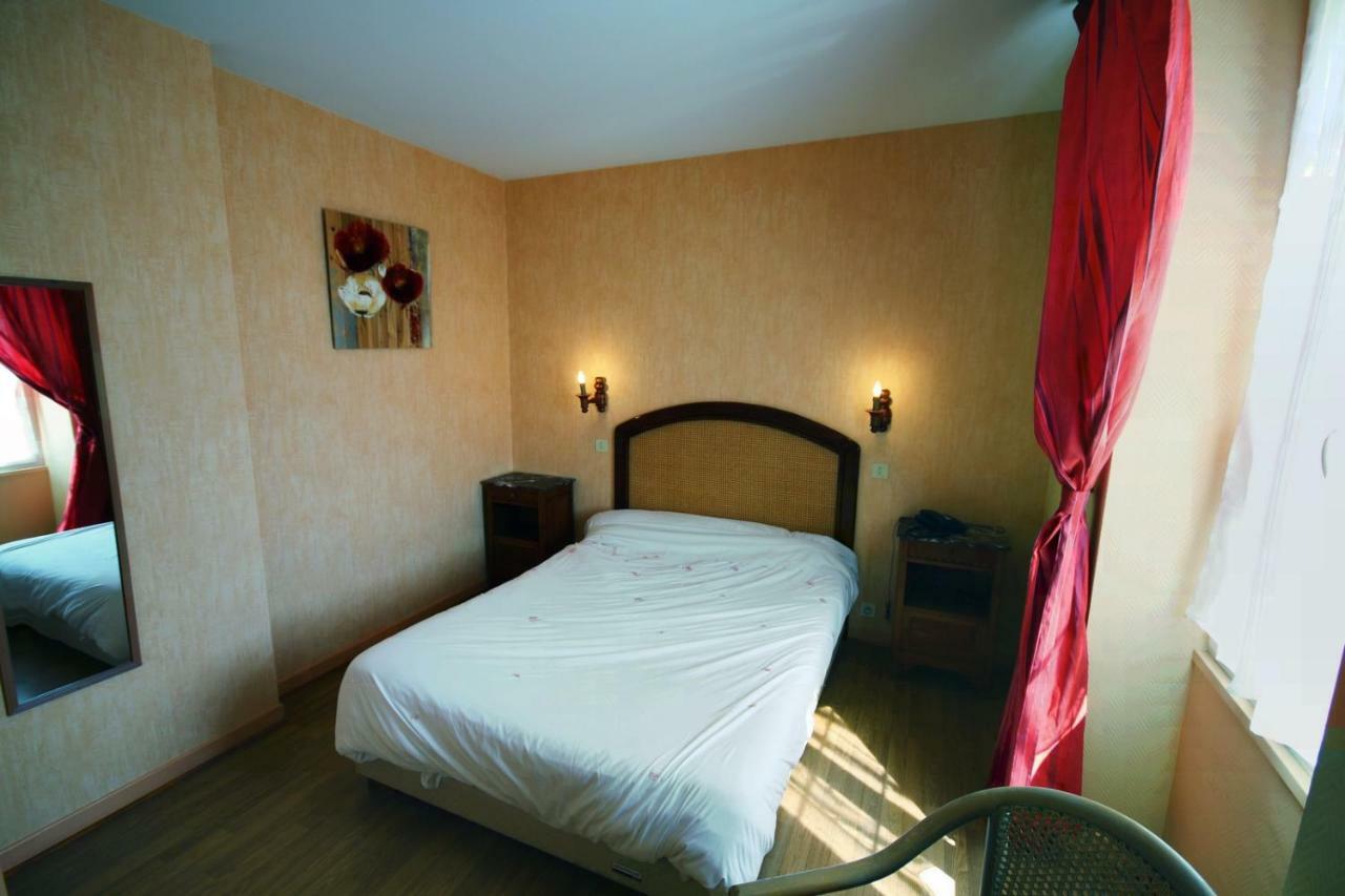 Les Messageries Hotel Saint-Flour  Ruang foto