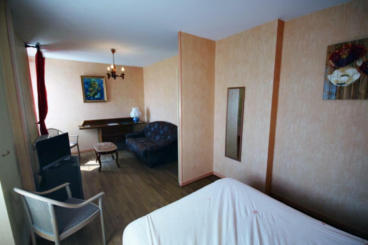 Les Messageries Hotel Saint-Flour  Ruang foto
