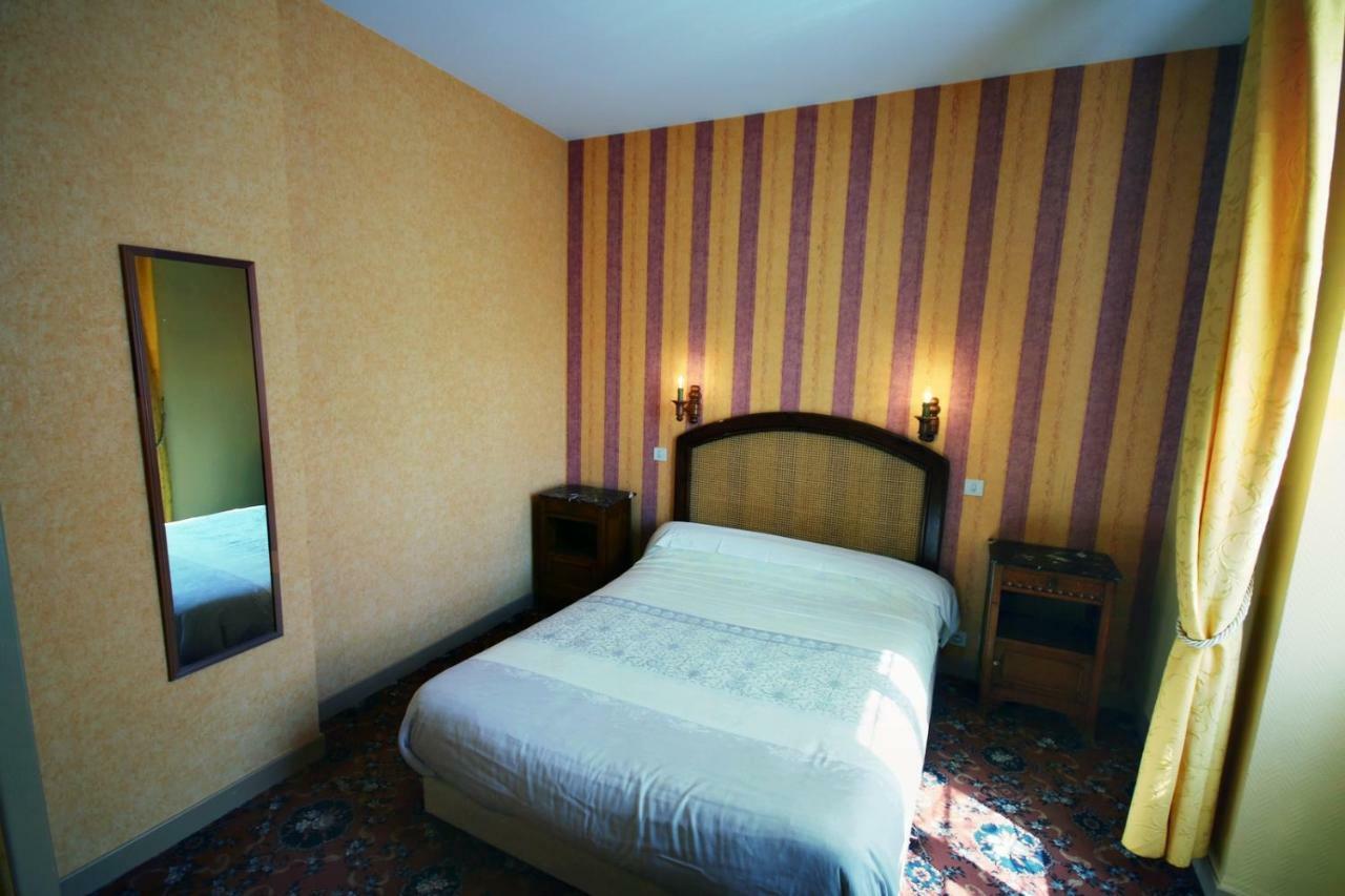 Les Messageries Hotel Saint-Flour  Ruang foto