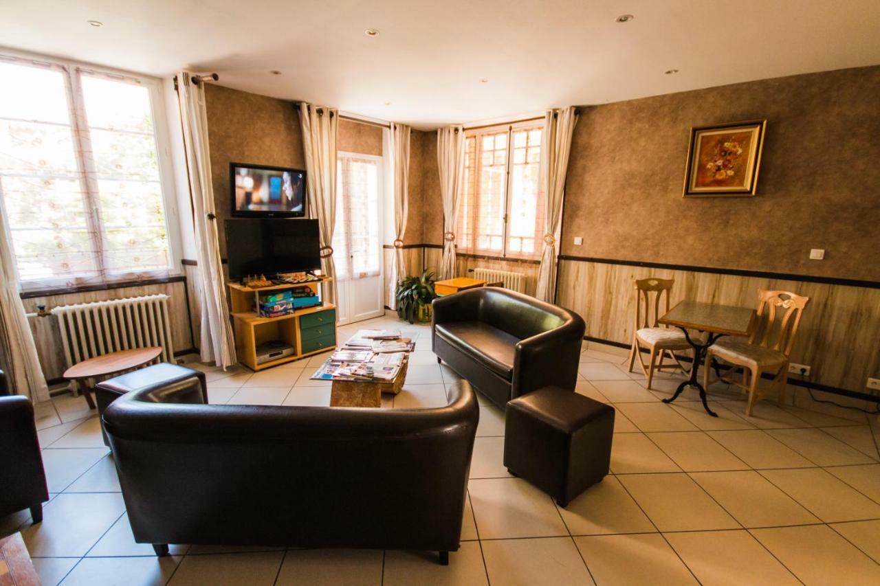 Les Messageries Hotel Saint-Flour  Bagian luar foto