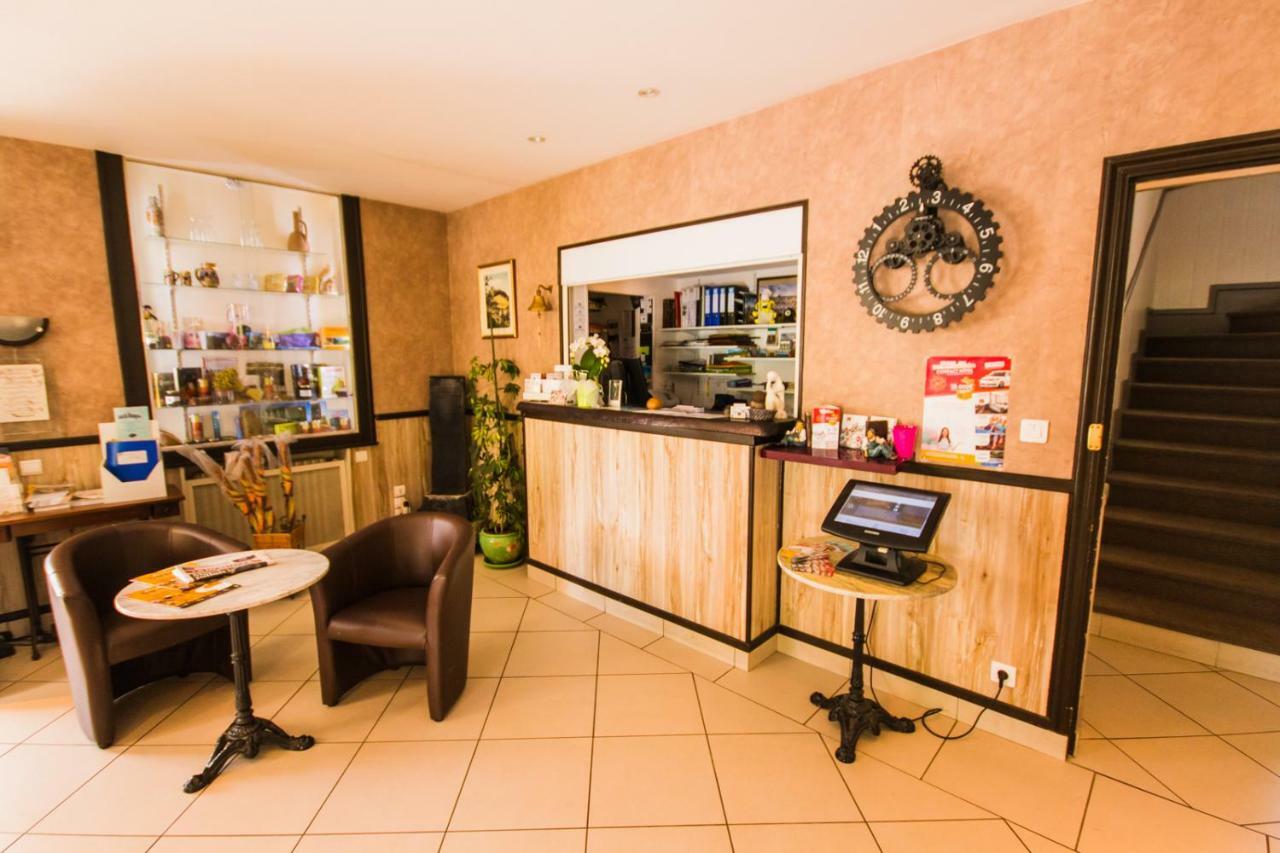 Les Messageries Hotel Saint-Flour  Bagian luar foto