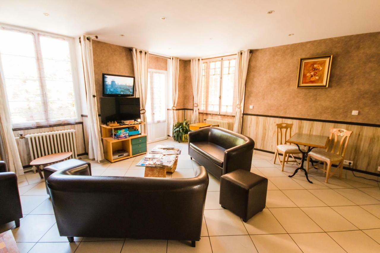 Les Messageries Hotel Saint-Flour  Bagian luar foto
