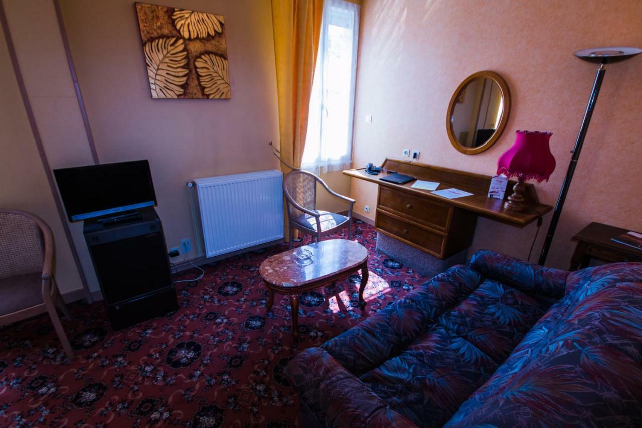 Les Messageries Hotel Saint-Flour  Bagian luar foto